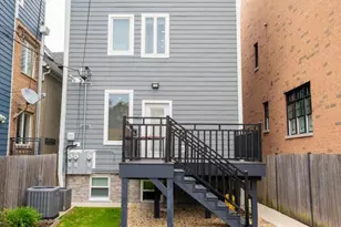 3324 N Hoyne Ave, Chicago, IL 60618 - Photo 17