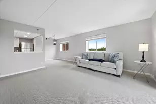 1 Bloomingdale Pl, Bloomingdale, IL 60108 - Photo 5