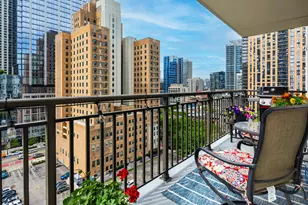 21 W Chestnut St, Chicago, IL 60610 - Photo 17
