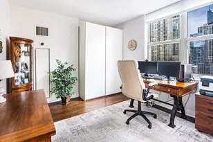 21 W Chestnut St, Chicago, IL 60610 - Photo 11