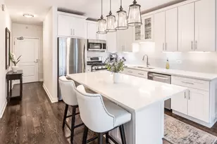 21 W Chestnut St, Chicago, IL 60610 - Photo 5