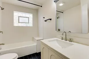 5420 N Central Ave, Chicago, IL 60630 - Photo 11