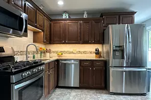 530 N Van Buren Ave, Bradley, IL 60915 - Photo 9