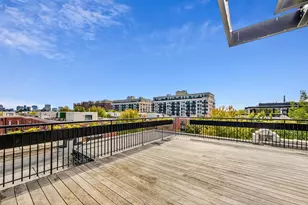 1070 W 15th St, Chicago, IL 60608 - Photo 31