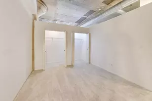 1070 W 15th St, Chicago, IL 60608 - Photo 17
