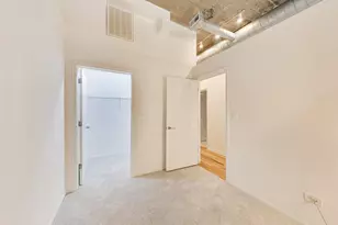 1070 W 15th St, Chicago, IL 60608 - Photo 23