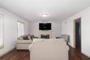 22021 Neptune Ln, Richton Park, IL 60471 - Photo 9