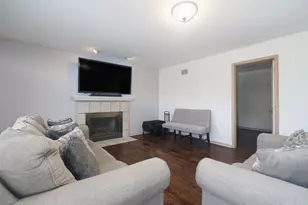 22021 Neptune Ln, Richton Park, IL 60471 - Photo 11