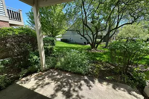 197 Camden Ct, Schaumburg, IL 60194 - Photo 9