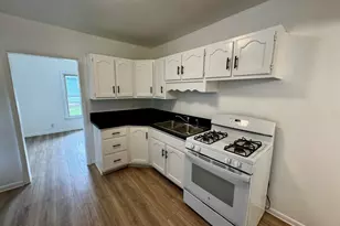 404 4th St, Mendota, IL 61342 - Photo 5