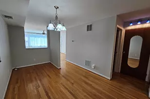 1140 W Barry Ave, Chicago, IL 60657 - Photo 9
