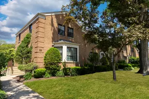 193 Fellows Ct, Elmhurst, IL 60126 - Photo 1