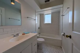 1057 W Pratt Blvd, Chicago, IL 60626 - Photo 19