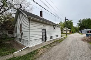 353 E 146th St, Harvey, IL 60426 - Photo 9
