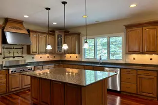 948 Lorie Ln, Lake Zurich, IL 60047 - Photo 5