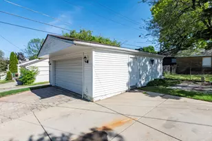 903 S McAlister Ave, Waukegan, IL 60085 - Photo 25