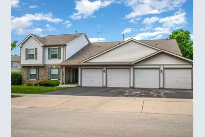 394 Woodview Circle #B, Elgin, IL 60120 - Photo 1