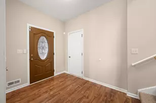 3705 Green Tree Ln, Dekalb, IL 60115 - Photo 3