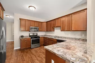 3705 Green Tree Ln, Dekalb, IL 60115 - Photo 9