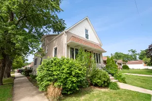 3858 W 99th St, Evergreen Park, IL 60805 - Photo 3