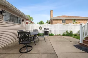 3858 W 99th St, Evergreen Park, IL 60805 - Photo 31
