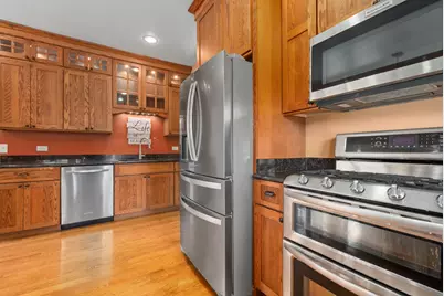 3858 W 99th Street, Evergreen Park, IL 60805 - Photo 9