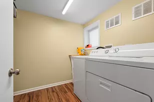 3858 W 99th St, Evergreen Park, IL 60805 - Photo 29