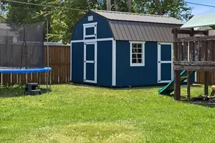 409 E Oak St, Fairbury, IL 61739 - Photo 7