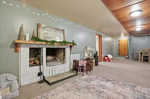 409 E Oak St, Fairbury, IL 61739 - Photo 31