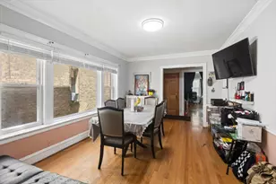6630 N Maplewood Ave, Chicago, IL 60645 - Photo 17