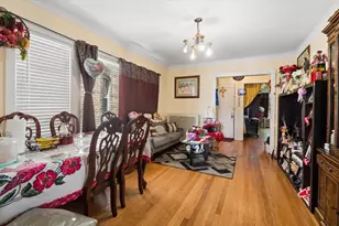 6630 N Maplewood Ave, Chicago, IL 60645 - Photo 9
