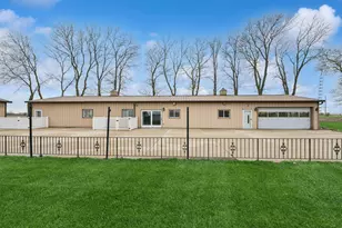 1430 N 30th Rd, Ottawa, IL 61350 - Photo 1