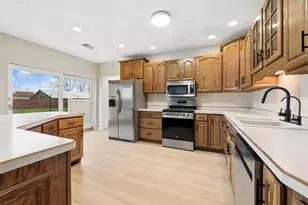 1430 N 30th Rd, Ottawa, IL 61350 - Photo 9