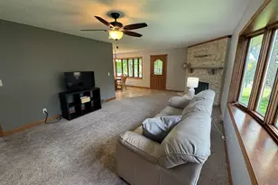 945 Sunset Dr, Milledgeville, IL 61051 - Photo 9