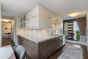 1410 N State St, Chicago, IL 60610 - Photo 9