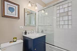 2124 W Eastwood Ave, Chicago, IL 60625 - Photo 17