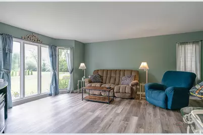809 Carol Avenue S, McHenry, IL 60050 - Photo 7