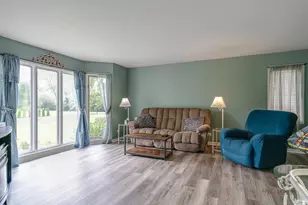 809 Carol Ave S, McHenry, IL 60050 - Photo 7