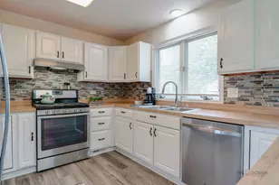 809 Carol Ave S, McHenry, IL 60050 - Photo 11