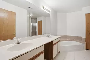 3255 N Daniels Ct, Arlington Heights, IL 60004 - Photo 15