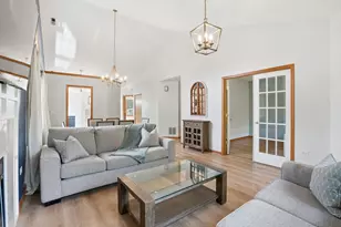 3255 N Daniels Ct, Arlington Heights, IL 60004 - Photo 11
