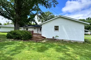 17 Crestwood, Centralia, IL 62801 - Photo 5