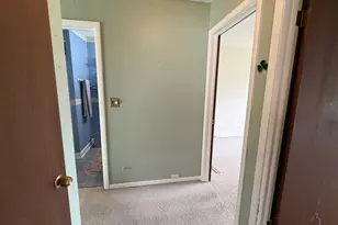 8945 N Lyons St, Des Plaines, IL 60016 - Photo 9
