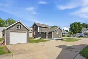 526 E Orange St, Geneseo, IL 61254 - Photo 3