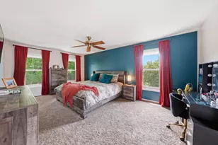 260 Hillhurst Dr, Cary, IL 60013 - Photo 17