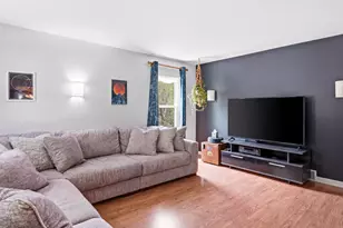 260 Hillhurst Dr, Cary, IL 60013 - Photo 5