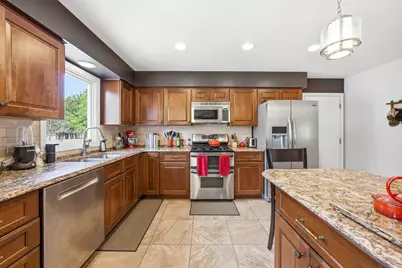 260 Hillhurst Drive, Cary, IL 60013 - Photo 11
