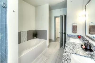 668 E Algonquin Road #6102, Schaumburg, IL 60173 - Photo 7