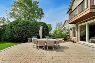 713 N Beverly Ln, Arlington Heights, IL 60004 - Photo 39