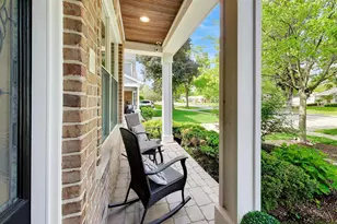 713 N Beverly Ln, Arlington Heights, IL 60004 - Photo 3